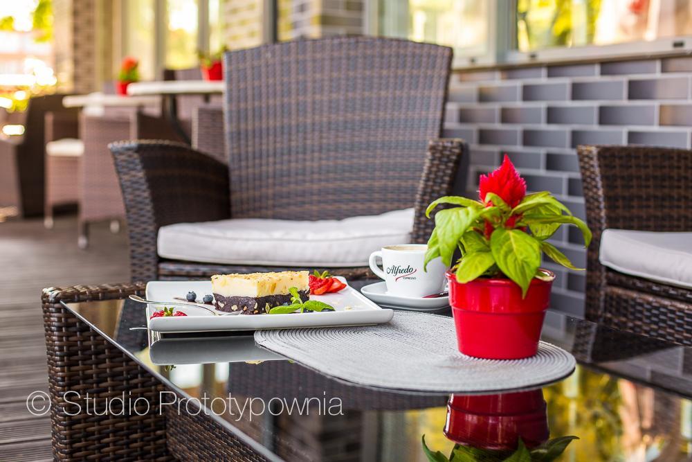 Planeta Hotel ミエルノ エクステリア 写真