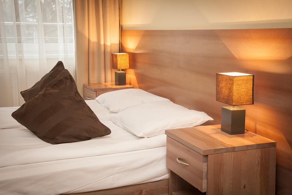 Planeta Hotel ミエルノ エクステリア 写真